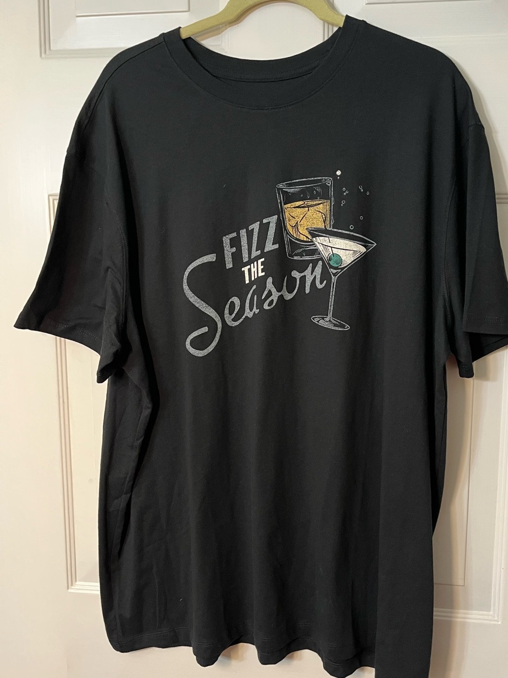 Black Graphic Tee - 'Fizz The Season' Cocktail Design 2XL